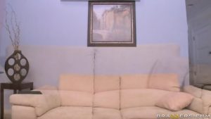 Lela Star saugt gut aufgehängten Weißen im Pornofilm ab