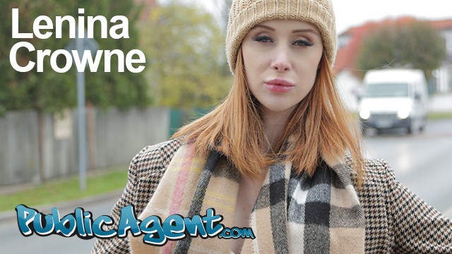 Public Agent rothaariger Teenie bezahlt fürs Reiten und einen Blowjob